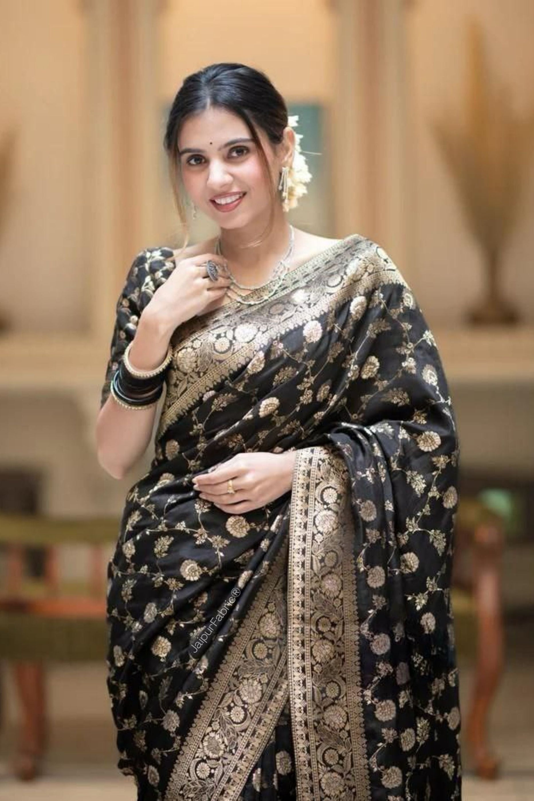 Black Banarasi Silk Saree With Blouse Piece