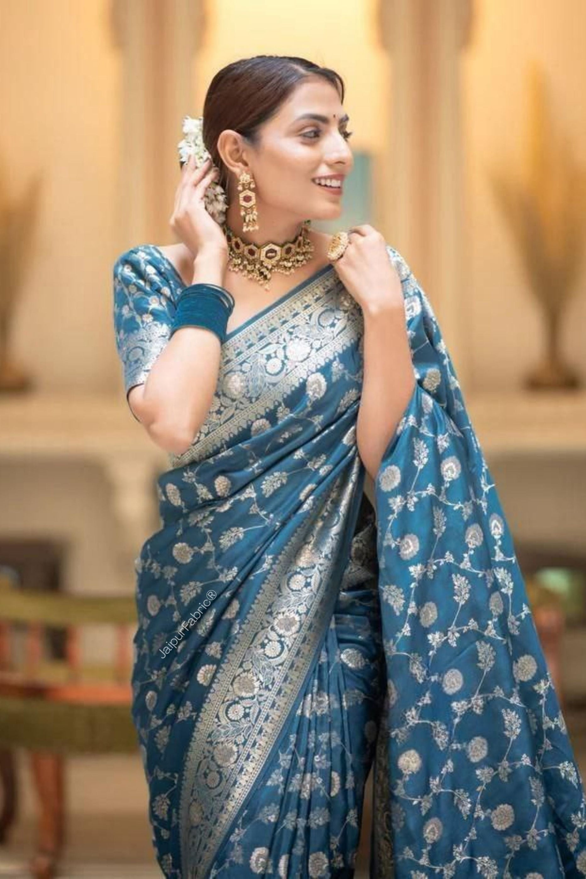 Rama Banarasi Silk Saree With Blouse Piece