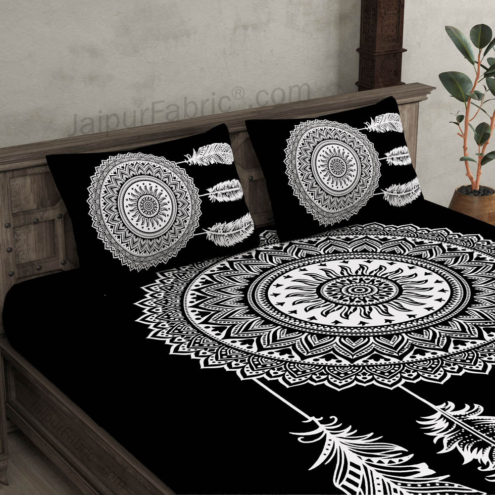 Big Feather Print Black & White Bedsheet