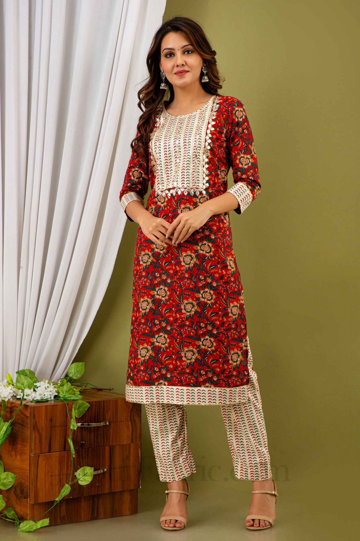 Women Red Cotton Round Neck Kurti with Pant