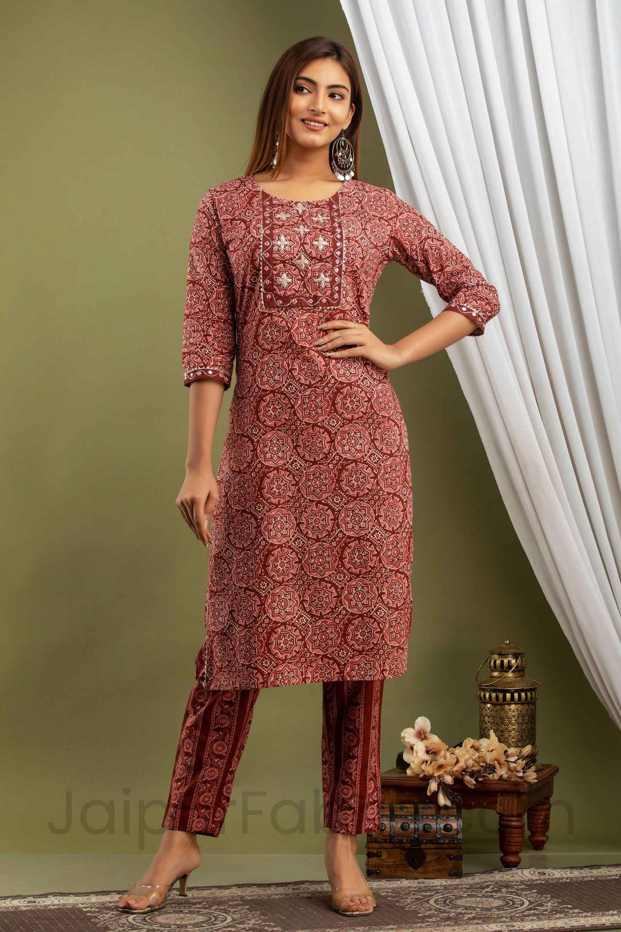 Women Maroon Cotton Kurti with Pant