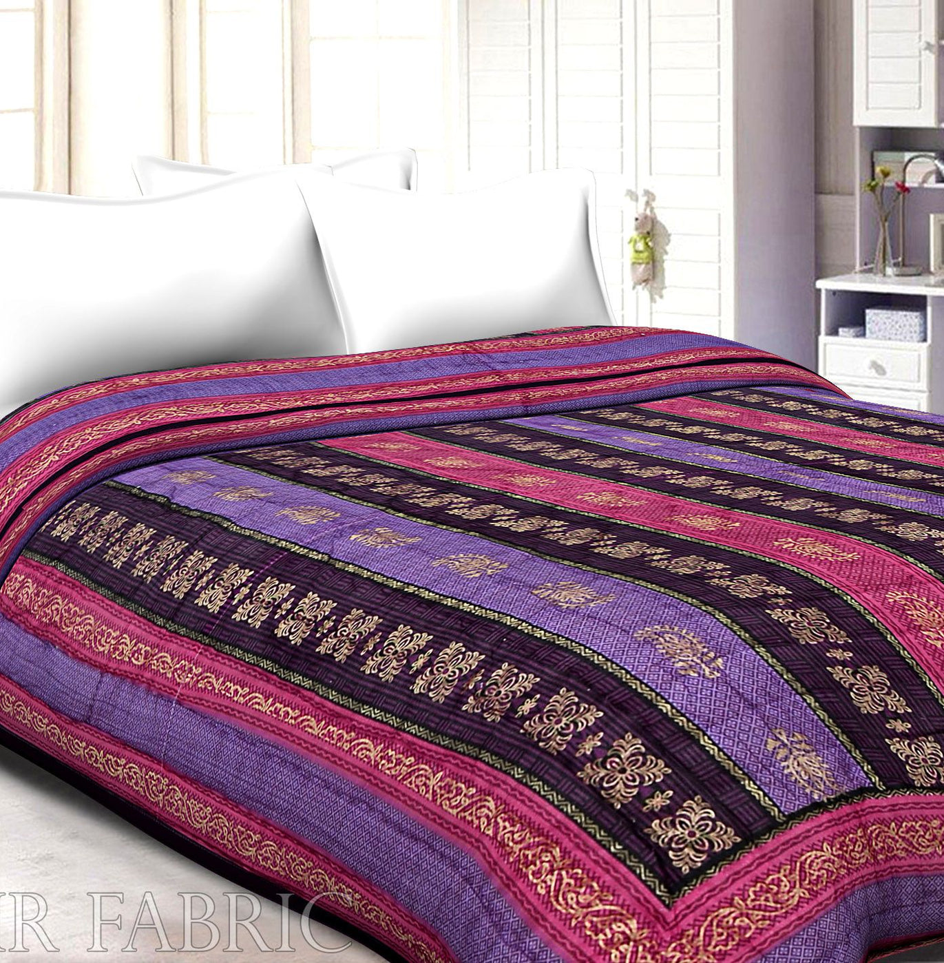 Magenta  Purple Broad Line  Golden Print Fine Cotton Double Quilt