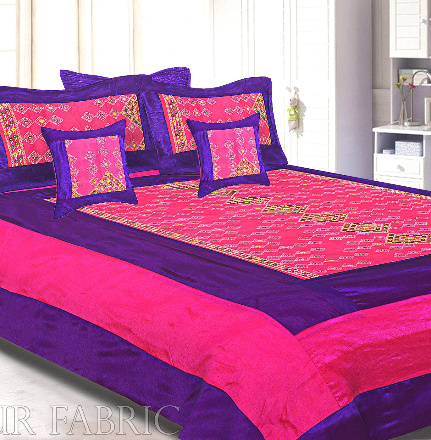 Purple And Rani Border Rajwada Pattern Silk Double Bedsheet